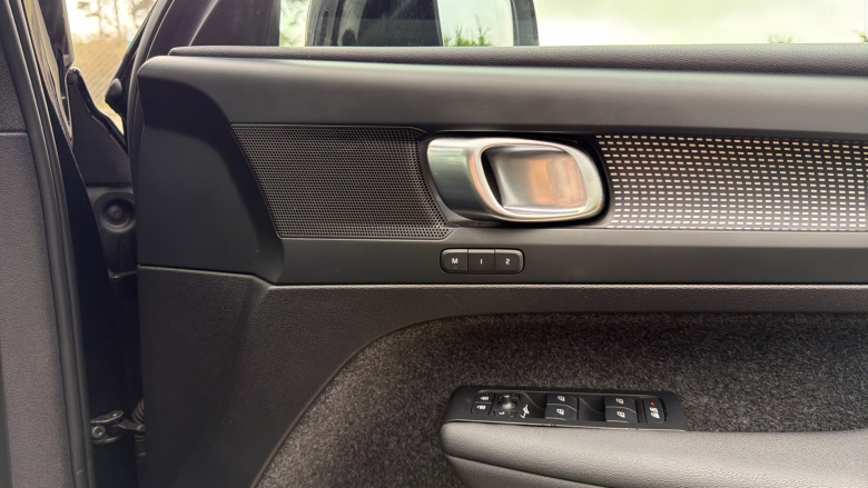 Volvo XC40 2.0 B3P Plus Black Edition 5dr Auto Petrol Estate